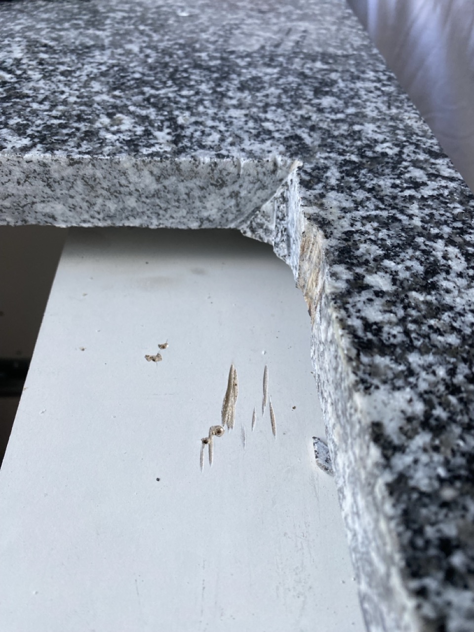 Kapning av granitsten