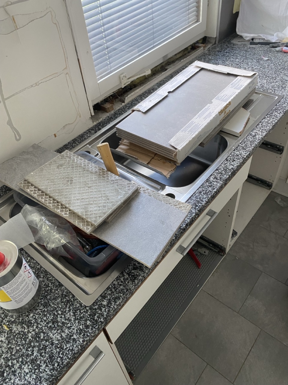 Ny diskho limmad på plats